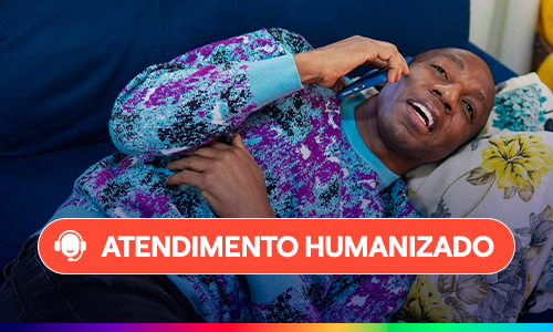Cliente da RJ CONNECT falando ao telefone com o atendimento